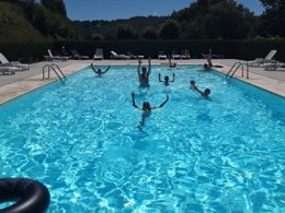 Camping Pas Cher vous présente avec son site Officiel campingpascher.fr, le Camping Paradis - Village De Vacances La Gineste classé 4 étoiles, situé sur la commune de Arnac dans le département Cantal (Auvergne) en France. Le camping Paradis - Village De Vacances La Gineste, vous présente un hébergement de type chalet de 30 m² pour 4 personnes et télévision. Le camping Paradis - Village De Vacances La Gineste vous propose du sam. 28 mars au sam. 04 avril 2026, en promotion à -7% pour 7 nuits à 174 € au lieu de 188,0 € soit une Économie de 14 €. Cette location propose 30 dates différentes pour réserver votre séjour. Découvrez également les 5 autres gammes d'hébergements du camping. Les Avis clients pour le Camping Paradis - Village De Vacances La Gineste sont excellents avec une note moyenne de 8 sur 10. LacRivière, Parc aquatique, Piscine chauffée, Piscine extérieure, Animation ados, Animations familiales, Club enfants, Aire de jeux enfants, Canoë-kayak, Canyoning, Centre équestre, Golf, Location de bateaux, Paddle, Ping-pong, Pétanque, Randonnée, Terrain de volley-ball, Terrain multisports, Voile, Bar, Dépôt de pain, Station-service, Supermarché, Épicerie,... En savoir plus : cliquez-ICI.