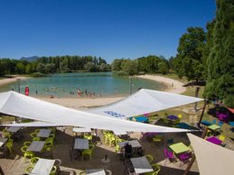 Camping Pas Cher vous présente avec son site Officiel campingpascher.fr, le Camping Flower Le Lac Du Marandan classé 3 étoiles, situé sur la commune de Saint Romans dans le département Isère (Rhône Alpes) en France. Le camping Flower Le Lac Du Marandan vous propose un hébergement de type chalet de 35 m². L'établissement vous propose 5 autres types d'hébergements. Découvrez tous nos séjours à petits prix dans la commune et aux alentours de Saint Romans du département : Isère (Rhône Alpes). Lac, Animations familiales, Aire de jeux enfants, Court de tennis, Ping-pong, Dépôt de pain, Snack/Bar,... En savoir plus : cliquez-ICI.