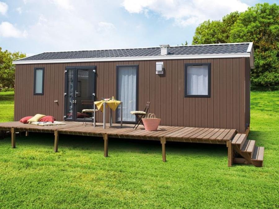 Camping Pas Cher vous présente avec son site Officiel campingpascher.fr, le Camping L'Orée Du Bois classé 4 étoiles, situé sur la commune de Hourtin dans le département Gironde (Aquitaine) en France. Le camping L'Orée Du Bois vous propose un hébergement de type mobil-home de 36 m² pour 6 personnes avec climatisation (télévision). L'établissement vous propose 42 autres types d'hébergements. Découvrez tous nos séjours à petits prix dans la commune et aux alentours de Hourtin du département : Gironde (Aquitaine). Les Avis clients pour le Camping L'Orée Du Bois sont excellents avec une note moyenne de 8 sur 10. Piscine chauffée, Piscine couverte, Animation ados, Animations familiales, Club enfants, Aire de jeux enfants, Baby-foot, Canoë-kayak, Centre équestre, Golf, Location de bateaux, Paddle, Ping-pong, Piscine, Pétanque, Ski nautique, Structure gonflable enfants, Terrain multisports, Trampoline, Bar, Plats à emporter, Snack/Bar, Supermarché,... En savoir plus : cliquez-ICI.