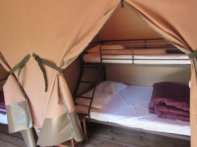 Cliquez pour découvrir toutes les photos de l'HÉBERGEMENT ! bungalow toilé - L'Orée Du Bois photo 2