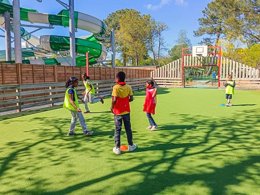 Camping Pas Cher vous présente avec son site Officiel campingpascher.fr, le Camping L'Orée Du Bois classé 4 étoiles, situé sur la commune de Hourtin dans le département Gironde (Aquitaine) en France. Le camping L'Orée Du Bois, vous présente un hébergement de type mobil-home de 30 m² pour 1 personne et télévision. Le camping L'Orée Du Bois vous propose du sam. 16 mai au sam. 23 mai 2026 pour 7 nuits à 219€. Cette location propose 23 dates différentes pour réserver votre séjour. Découvrez également les 8 autres gammes d'hébergements du camping. Les Avis clients pour le Camping L'Orée Du Bois sont excellents avec une note moyenne de 8 sur 10. Piscine chauffée, Piscine couverte, Animation ados, Animations familiales, Club enfants, Aire de jeux enfants, Baby-foot, Canoë-kayak, Centre équestre, Golf, Location de bateaux, Paddle, Ping-pong, Piscine, Pétanque, Ski nautique, Structure gonflable enfants, Terrain multisports, Trampoline, Bar, Plats à emporter, Snack/Bar, Supermarché,... En savoir plus : cliquez-ICI.