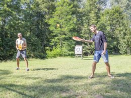 Camping Pas Cher vous présente avec son site Officiel campingpascher.fr, le Camping Ushuaia Villages L’Oasis classé 5 étoiles, situé sur la commune de Eclassan dans le département Ardèche (Rhône Alpes) en France. Le camping Ushuaia Villages L’Oasis, vous présente un hébergement de type tente en toile et bois de 25 m² pour 1 personne. Le camping Ushuaia Villages L’Oasis vous proposeun séjour PAS CHER avec une REMISEdu sam. 27 juin au sam. 04 juillet 2026, en promotion à -34% pour 7 nuits à 180,50 € au lieu de 275,0 € soit une Économie de 94,50 €. Cette location propose 85 dates différentes pour réserver votre séjour. Découvrez également les 13 autres gammes d'hébergements du camping. Les Avis clients pour le Camping Ushuaia Villages L’Oasis sont excellents avec une note moyenne de 8 sur 10. Rivière, Piscine chauffée, Piscine extérieure, Animations familiales, Club enfants, Aire de jeux enfants, Baby-foot, Court de tennis, Parcours sportif, Ping-pong, Pétanque, Randonnée, Terrain de volley-ball, Terrain multisports, Trampoline, Boulangerie, Dépôt de pain, Pizzeria, Snack/Bar, Épicerie,... En savoir plus : cliquez-ICI.