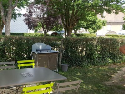 Cliquez pour découvrir toutes les photos de l'HÉBERGEMENT ! bungalow toilé - Le Château photo 3
