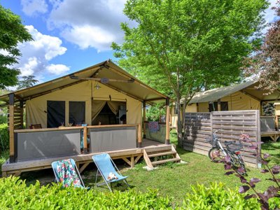 Cliquez pour découvrir toutes les photos de l'HÉBERGEMENT ! tente en toile et bois - Le Château photo 10