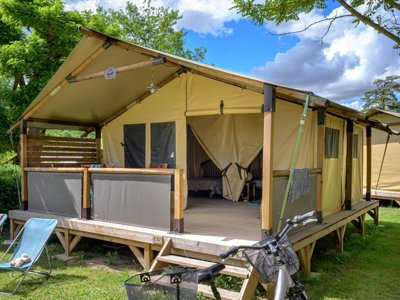 Cliquez pour découvrir toutes les photos de l'HÉBERGEMENT ! tente en toile et bois - Le Château photo 11