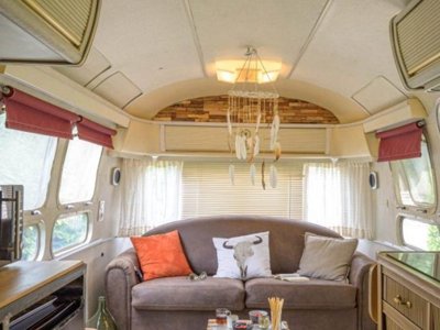 Cliquez pour découvrir toutes les photos de l'HÉBERGEMENT ! caravane - Le Château photo 5
