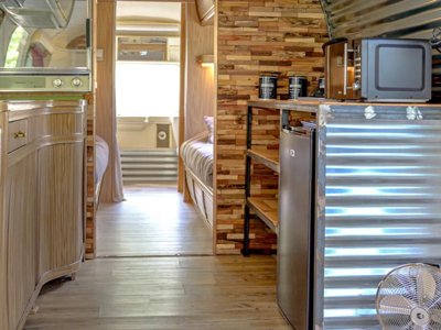 Cliquez pour découvrir toutes les photos de l'HÉBERGEMENT ! caravane - Le Château photo 6