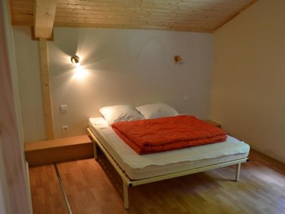 Cliquez pour découvrir toutes les photos de l'HÉBERGEMENT ! chalet - Le Château photo 4
