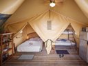 Cliquez pour découvrir toutes les photos de l'HÉBERGEMENT ! tente en toile et bois - camping Le Château photo 8