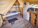 Cliquez pour découvrir toutes les photos de l'HÉBERGEMENT ! tente en toile et bois - camping Le Château photo 9