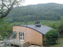 Camping Pas Cher vous présente avec son site Officiel campingpascher.fr, le Camping Village Vacances Du Lac De Menet classé 4 étoiles, situé sur la commune de Menet dans le département Cantal (Auvergne) en France. Le camping Village Vacances Du Lac De Menet vous propose un hébergement de type chalet. L'établissement vous propose un autre type d'hébergement. Découvrez tous nos séjours à petits prix dans la commune et aux alentours de Menet du département : Cantal (Auvergne). Lac, Piscine chauffée, Piscine couverte, Animations familiales, Club enfants, Aire de jeux enfants, Cyclisme, Randonnée, Terrain multisports, Bar, Plats à emporter, Snack/Bar,... En savoir plus : cliquez-ICI.