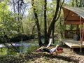 Camping Pas Cher vous présente avec son site Officiel campingpascher.fr, le Camping Brantôme Peyrelevade classé 4 étoiles, situé sur la commune de Brantome dans le département Dordogne (Aquitaine) en France. Le camping Brantôme Peyrelevade, vous présente un hébergement de type tente en toile et bois de 20 m². Le camping Brantôme Peyrelevade vous propose du sam. 09 mai au sam. 16 mai 2026 pour 7 nuits à 210€. Cette location propose 88 dates différentes pour réserver votre séjour. Découvrez également les 21 autres gammes d'hébergements du camping. Les Avis clients pour le Camping Brantôme Peyrelevade sont excellents avec une note moyenne de 8 sur 10. Rivière, Piscine chauffée, Piscine extérieure, Animations familiales, Club enfants, Aire de jeux enfants, Ping-pong, Dépôt de pain, Snack/Bar,... En savoir plus : cliquez-ICI.