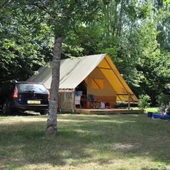 Camping Pas Cher vous présente avec son site Officiel campingpascher.fr, le Camping Brantôme Peyrelevade classé 4 étoiles, situé sur la commune de Brantome dans le département Dordogne (Aquitaine) en France. Le camping Brantôme Peyrelevade, vous présente un hébergement de type tente en toile et bois de 20 m² pour 4 personnes. Le camping Brantôme Peyrelevade vous propose du sam. 09 mai au sam. 16 mai 2026 pour 7 nuits à 175€. Cette location propose 136 dates différentes pour réserver votre séjour. Découvrez également les 21 autres gammes d'hébergements du camping. Les Avis clients pour le Camping Brantôme Peyrelevade sont excellents avec une note moyenne de 8 sur 10. Rivière, Piscine chauffée, Piscine extérieure, Animations familiales, Club enfants, Aire de jeux enfants, Ping-pong, Dépôt de pain, Snack/Bar,... En savoir plus : cliquez-ICI.