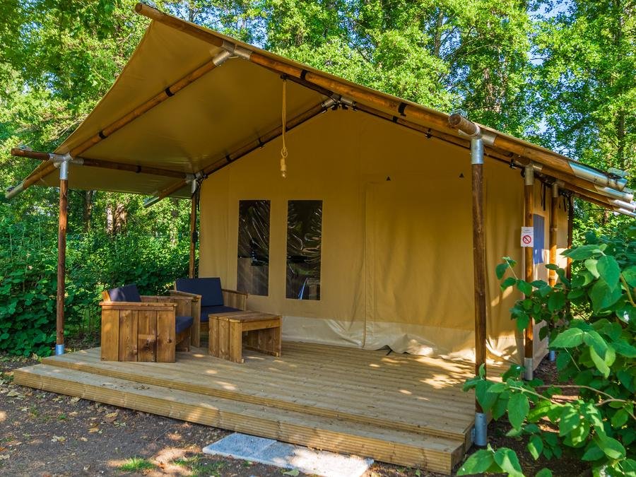 Camping Pas Cher vous présente avec son site Officiel campingpascher.fr, le Camping Du Lac De Bournazel classé 4 étoiles, situé sur la commune de Seilhac dans le département Corrèze (Limousin) en France. Le camping Du Lac De Bournazel, vous présente un hébergement de type lodge pour 2 personnes. Le camping Du Lac De Bournazel vous propose du sam. 12 septembre au sam. 19 septembre 2026 pour 7 nuits à 340€. Cette location propose 58 dates différentes pour réserver votre séjour. Découvrez également les 7 autres gammes d'hébergements du camping. Les Avis clients pour le Camping Du Lac De Bournazel sont excellents avec une note moyenne de 8 sur 10. Piscine chauffée, Piscine extérieure, Animations familiales, Aire de jeux enfants, Ping-pong, Pétanque, Bar, Dépôt de pain, Snack/Bar, Épicerie,... En savoir plus : cliquez-ICI.