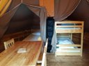 Cliquez pour découvrir toutes les photos de l'HÉBERGEMENT ! tente en toile et bois - camping Du Lac De Bournazel photo 4
