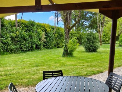Cliquez pour découvrir toutes les photos de l'HÉBERGEMENT ! tente en toile et bois - Des Tourbières photo 7