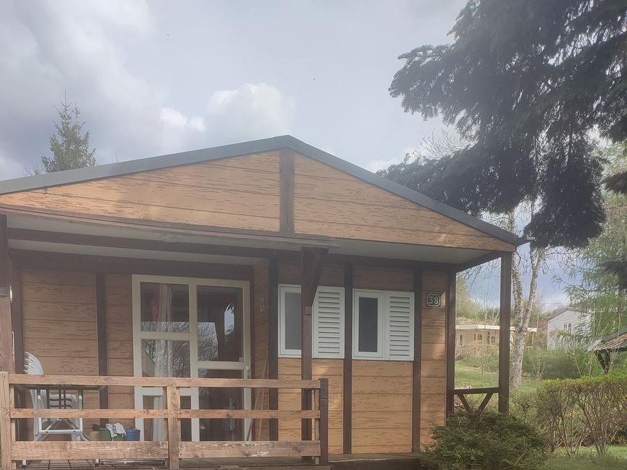 Camping Pas Cher vous présente avec son site Officiel campingpascher.fr, le Camping La Vallée classé 2 étoiles, situé sur la commune de La Tour D'auvergne dans le département Puy-de-dôme (Auvergne) en France. Le camping La Vallée, vous présente un hébergement de type chalet pour 5 personnes et télévision. Le camping La Vallée vous propose du mardi 09 juin au mardi 16 juin 2026 pour 7 nuits à 480€. Cette location propose 34 dates différentes pour réserver votre séjour. Découvrez également les 23 autres gammes d'hébergements du camping. Les Avis clients pour le Camping La Vallée sont excellents avec une note moyenne de 8 sur 10. Animations familiales, Aire de jeux enfants, Baby-foot, Boulangerie, Bureau de tabac, Dépôt de pain, Snack/Bar, Épicerie,... En savoir plus : cliquez-ICI.