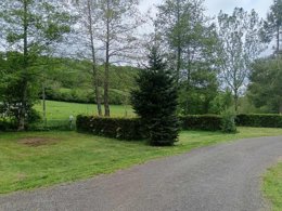 Camping Pas Cher vous présente avec son site Officiel campingpascher.fr, le Camping La Vallée classé 2 étoiles, situé sur la commune de La Tour D'auvergne dans le département Puy-de-dôme (Auvergne) en France. Le camping La Vallée, vous présente un hébergement de type mobil-home et télévision. Le camping La Vallée vous propose du dimanche 10 mai au dimanche 17 mai 2026 pour 7 nuits à 345€. Cette location propose 75 dates différentes pour réserver votre séjour. Découvrez également les 23 autres gammes d'hébergements du camping. Les Avis clients pour le Camping La Vallée sont excellents avec une note moyenne de 8 sur 10. Animations familiales, Aire de jeux enfants, Baby-foot, Boulangerie, Bureau de tabac, Dépôt de pain, Snack/Bar, Épicerie,... En savoir plus : cliquez-ICI.