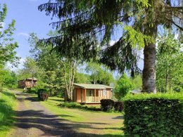 Camping Pas Cher vous présente avec son site Officiel campingpascher.fr, le Camping La Vallée classé 2 étoiles, situé sur la commune de La Tour D'auvergne dans le département Puy-de-dôme (Auvergne) en France. Le camping La Vallée, vous présente un hébergement de type mobil-home pour 2 personnes et télévision. Le camping La Vallée vous propose du dimanche 10 mai au dimanche 17 mai 2026 pour 7 nuits à 345€. Cette location propose 55 dates différentes pour réserver votre séjour. Découvrez également les 23 autres gammes d'hébergements du camping. Les Avis clients pour le Camping La Vallée sont excellents avec une note moyenne de 8 sur 10. Animations familiales, Aire de jeux enfants, Baby-foot, Boulangerie, Bureau de tabac, Dépôt de pain, Snack/Bar, Épicerie,... En savoir plus : cliquez-ICI.