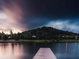 Camping Pas Cher vous présente avec son site Officiel campingpascher.fr, le Camping La Vallée classé 2 étoiles, situé sur la commune de La Tour D'auvergne dans le département Puy-de-dôme (Auvergne) en France. Le camping La Vallée, vous présente un hébergement de type chalet pour 5 personnes et télévision. Le camping La Vallée vous propose du dimanche 10 mai au dimanche 17 mai 2026 pour 7 nuits à 460€. Cette location propose 72 dates différentes pour réserver votre séjour. Découvrez également les 23 autres gammes d'hébergements du camping. Les Avis clients pour le Camping La Vallée sont excellents avec une note moyenne de 8 sur 10. Animations familiales, Aire de jeux enfants, Baby-foot, Boulangerie, Bureau de tabac, Dépôt de pain, Snack/Bar, Épicerie,... En savoir plus : cliquez-ICI.