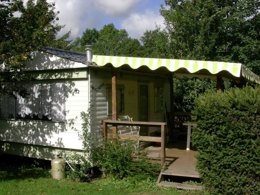 Camping Pas Cher vous présente avec son site Officiel campingpascher.fr, le Camping La Vallée classé 2 étoiles, situé sur la commune de La Tour D'auvergne dans le département Puy-de-dôme (Auvergne) en France. Le camping La Vallée, vous présente un hébergement de type mobil-home pour 2 personnes et télévision. Le camping La Vallée vous propose du dimanche 10 mai au dimanche 17 mai 2026 pour 7 nuits à 345€. Cette location propose 55 dates différentes pour réserver votre séjour. Découvrez également les 23 autres gammes d'hébergements du camping. Les Avis clients pour le Camping La Vallée sont excellents avec une note moyenne de 8 sur 10. Animations familiales, Aire de jeux enfants, Baby-foot, Boulangerie, Bureau de tabac, Dépôt de pain, Snack/Bar, Épicerie,... En savoir plus : cliquez-ICI.