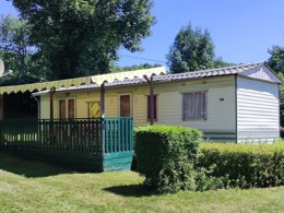 Camping Pas Cher vous présente avec son site Officiel campingpascher.fr, le Camping La Vallée classé 2 étoiles, situé sur la commune de La Tour D'auvergne dans le département Puy-de-dôme (Auvergne) en France. Le camping La Vallée, vous présente un hébergement de type mobil-home pour 4 personnes et télévision. Le camping La Vallée vous propose du dimanche 10 mai au dimanche 17 mai 2026 pour 7 nuits à 437€. Cette location propose 75 dates différentes pour réserver votre séjour. Découvrez également les 23 autres gammes d'hébergements du camping. Les Avis clients pour le Camping La Vallée sont excellents avec une note moyenne de 8 sur 10. Animations familiales, Aire de jeux enfants, Baby-foot, Boulangerie, Bureau de tabac, Dépôt de pain, Snack/Bar, Épicerie,... En savoir plus : cliquez-ICI.