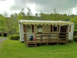 Camping Pas Cher vous présente avec son site Officiel campingpascher.fr, le Camping La Vallée classé 2 étoiles, situé sur la commune de La Tour D'auvergne dans le département Puy-de-dôme (Auvergne) en France. Le camping La Vallée, vous présente un hébergement de type mobil-home pour 4 personnes et télévision. Le camping La Vallée vous propose du dimanche 10 mai au dimanche 17 mai 2026 pour 7 nuits à 437€. Cette location propose 75 dates différentes pour réserver votre séjour. Découvrez également les 23 autres gammes d'hébergements du camping. Les Avis clients pour le Camping La Vallée sont excellents avec une note moyenne de 8 sur 10. Animations familiales, Aire de jeux enfants, Baby-foot, Boulangerie, Bureau de tabac, Dépôt de pain, Snack/Bar, Épicerie,... En savoir plus : cliquez-ICI.