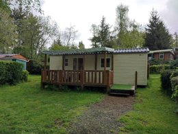Camping Pas Cher vous présente avec son site Officiel campingpascher.fr, le Camping La Vallée classé 2 étoiles, situé sur la commune de La Tour D'auvergne dans le département Puy-de-dôme (Auvergne) en France. Le camping La Vallée, vous présente un hébergement de type mobil-home pour 5 personnes et télévision. Le camping La Vallée vous propose du dimanche 10 mai au dimanche 17 mai 2026 pour 7 nuits à 460€. Cette location propose 75 dates différentes pour réserver votre séjour. Découvrez également les 23 autres gammes d'hébergements du camping. Les Avis clients pour le Camping La Vallée sont excellents avec une note moyenne de 8 sur 10. Animations familiales, Aire de jeux enfants, Baby-foot, Boulangerie, Bureau de tabac, Dépôt de pain, Snack/Bar, Épicerie,... En savoir plus : cliquez-ICI.