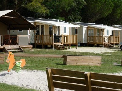 camping Les Chênes Verts photo 4