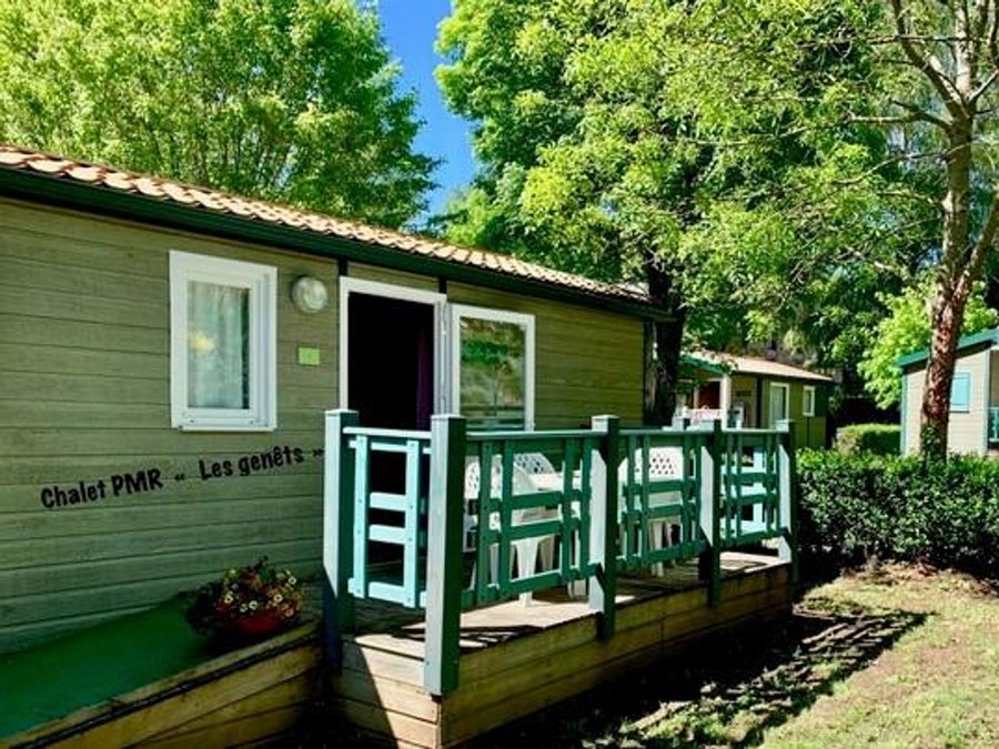 Camping Pas Cher vous présente avec son site Officiel campingpascher.fr, le Établissement Ushuaia Village Le Pré, situé sur la commune de Montaigut Le Blanc dans le département Puy-de-dome (Auvergne) en France. L'établissement Ushuaia Village Le Pré vous propose un hébergement de type chalet de 35 m². L'établissement vous propose 3 autres types d'hébergements. Découvrez tous nos séjours à petits prix dans la commune et aux alentours de Montaigut Le Blanc du département : Puy-de-dome (Auvergne).... En savoir plus : cliquez-ICI.