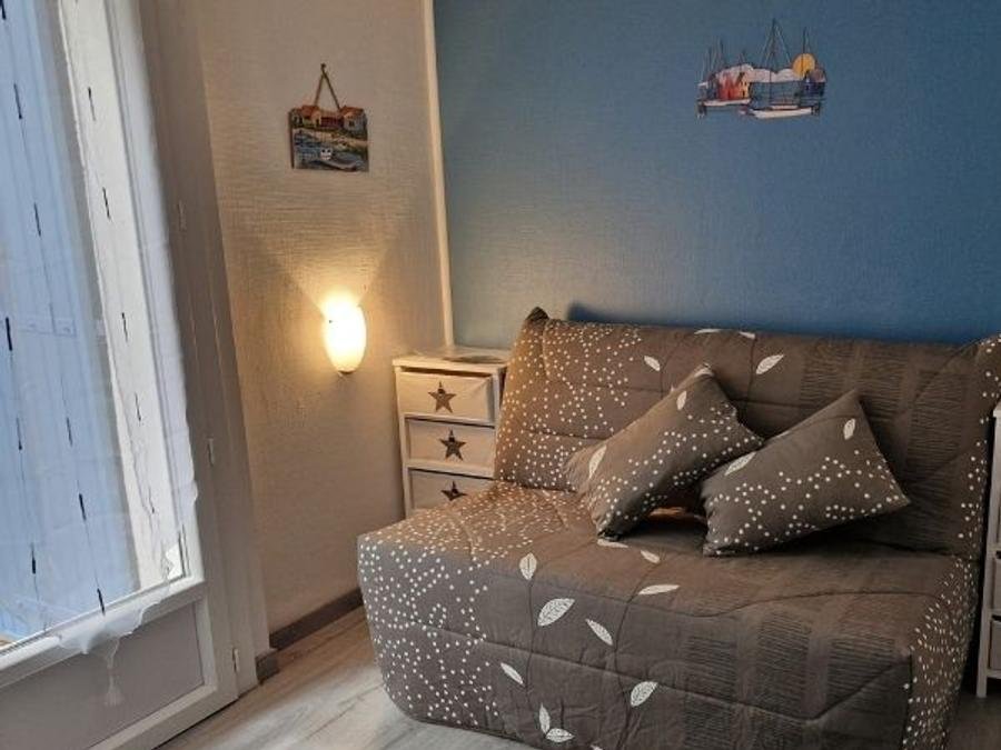 Camping Pas Cher vous présente avec son site Officiel campingpascher.fr, le Camping Océan Vacances classé 4 étoiles, situé sur la commune de Saint Georges De Didonne dans le département Charente-maritime (Poitou Charentes) en France. Le camping Océan Vacances, vous présente un hébergement de type appartement de 38 m² et télévision. Le camping Océan Vacances vous propose du jeudi 11 juin au jeudi 18 juin 2026 pour 7 nuits à 210€. Cette location propose 11 dates différentes pour réserver votre séjour. Découvrez également les 24 autres gammes d'hébergements du camping. Les Avis clients pour le Camping Océan Vacances sont de 7 sur 10. Parc aquatique, Piscine chauffée, Piscine extérieure, Animations familiales, Aire de jeux enfants, Centre équestre, Golf, Ping-pong, Randonnée, Salle de fitness, Terrain multisports, Voile, Dépôt de pain, Épicerie,... En savoir plus : cliquez-ICI.