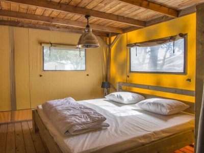 Cliquez pour découvrir toutes les photos de l'HÉBERGEMENT ! tente en toile et bois - Les Pins D'Oléron photo 3