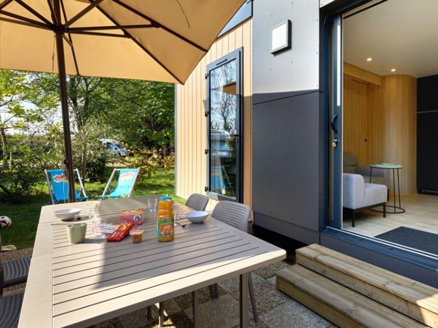 Camping Pas Cher vous présente avec son site Officiel campingpascher.fr, le Camping La Brande classé 5 étoiles, situé sur la commune de Le Château D'oléron dans le département Charente-maritime (Poitou Charentes) en France. Le camping La Brande vous propose un hébergement de type mobil-home de 32 m² (télévision). L'établissement vous propose 12 autres types d'hébergements. Découvrez tous nos séjours à petits prix dans la commune et aux alentours de Le Château D'oléron du département : Charente-maritime (Poitou Charentes). Les Avis clients pour le Camping La Brande sont excellents avec une note moyenne de 8 sur 10. Piscine chauffée, Piscine couverte, Animations familiales, Club ados, Club enfants, Aire de jeux enfants, Canoë-kayak, Centre équestre, Court de tennis, Cyclisme, Golf, Ping-pong, Planche à voile, Pétanque, Salle de jeux vidéo, Surf, Terrain multisports, Voile, kiteSurf, Bar, Dépôt de pain, Pizzeria, Plats à emporter, Épicerie,... En savoir plus : cliquez-ICI.