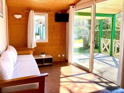 Cliquez pour découvrir toutes les photos de l'HÉBERGEMENT ! chalet - Les Gros Joncs photo 3
