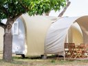 Cliquez pour découvrir toutes les photos de l'HÉBERGEMENT ! tente en toile et bois - camping Les Sables Vignier Plage photo 7