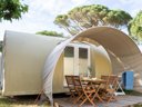 Cliquez pour découvrir toutes les photos de l'HÉBERGEMENT ! tente en toile et bois - camping Les Sables Vignier Plage photo 8