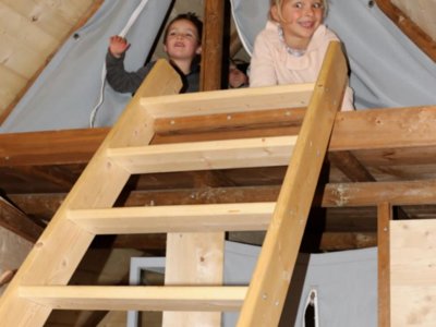 Cliquez pour découvrir toutes les photos de l'HÉBERGEMENT ! tente en toile et bois - Le Nid Du Parc photo 11
