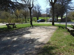 Camping Pas Cher vous présente avec son site Officiel campingpascher.fr, le Camping Le Nid Du Parc classé 4 étoiles, situé sur la commune de Villars Les Dombes dans le département Ain (Rhône Alpes) en France. Le camping Le Nid Du Parc, vous présente un hébergement de type hébergement insolite de 20 m² pour 2 personnes. Le camping Le Nid Du Parc vous propose du vendredi 03 avril au vendredi 10 avril 2026 pour 7 nuits à 700€. Cette location propose 207 dates différentes pour réserver votre séjour. Découvrez également les 8 autres gammes d'hébergements du camping. Les Avis clients pour le Camping Le Nid Du Parc sont excellents avec une note moyenne de 8 sur 10. Rivière, Piscine extérieure, Animation enfants, Animations familiales, Aire de jeux enfants, Baby-foot, Canoë-kayak, Centre équestre, Court de tennis, Golf, Ping-pong, Pétanque, Terrain de badminton, Boulangerie, Bureau de tabac, Dépôt de pain, Supermarché,... En savoir plus : cliquez-ICI.