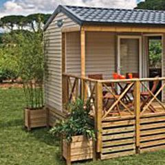 Camping Pas Cher vous présente avec son site Officiel campingpascher.fr, le Camping Le Phare Ouest classé 3 étoiles, situé sur la commune de Saint Denis D'oléron dans le département Charente-maritime (Poitou Charentes) en France. Le camping Le Phare Ouest vous propose un hébergement de type mobil-home de 25 m² pour 3 personnes. L'établissement vous propose 7 autres types d'hébergements. Découvrez tous nos séjours à petits prix dans la commune et aux alentours de Saint Denis D'oléron du département : Charente-maritime (Poitou Charentes). Les Avis clients pour le Camping Le Phare Ouest sont de 7 sur 10. Mer, Piscine extérieure, Aire de jeux enfants, Canoë-kayak, Cyclisme, Jet-ski, Location de bateaux, Paddle, Planche à voile, Plongée, Pétanque, Randonnée, Structure gonflable enfants, Surf, Terrain multisports, Trampoline, Boulangerie, Bureau de tabac, Station-service, Supermarché, Épicerie,... En savoir plus : cliquez-ICI.