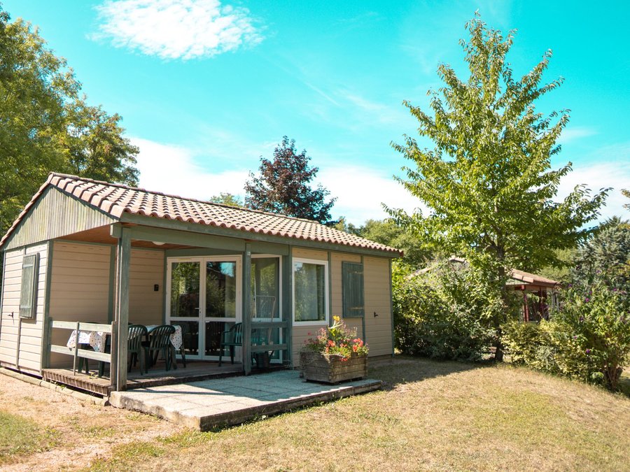 Camping Pas Cher vous présente avec son site Officiel campingpascher.fr, le Établissement Municipal Le Mont Libre, situé sur la commune de Gannat dans le département Allier (Auvergne) en France. L'établissement Municipal Le Mont Libre vous propose un hébergement de type chalet de 27 m². L'établissement vous propose 2 autres types d'hébergements. Découvrez tous nos séjours à petits prix dans la commune et aux alentours de Gannat du département : Allier (Auvergne).... En savoir plus : cliquez-ICI.