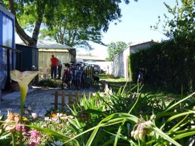 Cliquez pour découvrir toutes les photos de l'ÉTABLISSEMENT ! camping Les Acacias photo 3