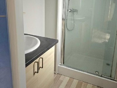 Cliquez pour découvrir toutes les photos de l'HÉBERGEMENT ! mobil-home - De Charlieu photo 4
