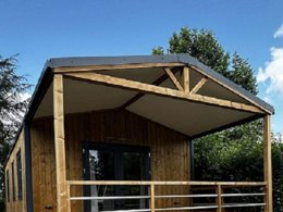 Camping Pas Cher vous présente avec son site Officiel campingpascher.fr, le Camping De Charlieu classé 3 étoiles, situé sur la commune de Charlieu dans le département Loire (Rhône Alpes) en France. Le camping De Charlieu vous propose un hébergement de type mobil-home de 24 m². L'établissement vous propose 13 autres types d'hébergements. Découvrez tous nos séjours à petits prix dans la commune et aux alentours de Charlieu du département : Loire (Rhône Alpes). Les Avis clients pour le Camping De Charlieu sont excellents avec une note moyenne de 10 sur 10. Piscine extérieure, Animations familiales, Aire de jeux enfants, Baby-foot, Court de tennis, Ping-pong, Structure gonflable enfants, Plats à emporter, Snack/Bar,... En savoir plus : cliquez-ICI.