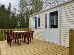 Camping Pas Cher vous présente avec son site Officiel campingpascher.fr, le Camping De Charlieu classé 3 étoiles, situé sur la commune de Charlieu dans le département Loire (Rhône Alpes) en France. Le camping De Charlieu, vous présente un hébergement de type chambre pour 1 personne. Le camping De Charlieu vous proposeun séjour PAS CHER avec une REMISEdu jeudi 01 janvier au jeudi 08 janvier 2026, en promotion à -30% pour 7 nuits à 416,50 € au lieu de 595,0 € soit une Économie de 178,50 €. Cette location propose 285 dates différentes pour réserver votre séjour. Découvrez également les 13 autres gammes d'hébergements du camping. Les Avis clients pour le Camping De Charlieu sont excellents avec une note moyenne de 10 sur 10. Piscine extérieure, Animations familiales, Aire de jeux enfants, Baby-foot, Court de tennis, Ping-pong, Structure gonflable enfants, Plats à emporter, Snack/Bar,... En savoir plus : cliquez-ICI.