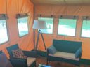 Cliquez pour découvrir toutes les photos de l'HÉBERGEMENT ! tente en toile et bois - camping Du Val De Saône photo 2
