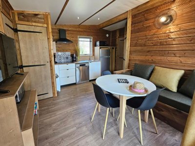 Cliquez pour découvrir toutes les photos de l'HÉBERGEMENT ! mobil-home - La Venise Verte photo 2