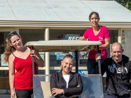 Camping Pas Cher vous présente avec son site Officiel campingpascher.fr, le Camping Les Mizottes classé 4 étoiles, situé sur la commune de Saint Michel En L'herm dans le département Vendée (Pays De La Loire) en France. Le camping Les Mizottes, vous présente un hébergement de type mobil-home de 30 m² et télévision. Le camping Les Mizottes vous propose du sam. 04 avril au sam. 11 avril 2026 pour 7 nuits à 149€. Cette location propose 122 dates différentes pour réserver votre séjour. Découvrez également les 12 autres gammes d'hébergements du camping. Les Avis clients pour le Camping Les Mizottes sont excellents avec une note moyenne de 8 sur 10. Piscine couverte, Piscine extérieure, Animations familiales, Club enfants, Aire de jeux enfants, Baby-foot, Parcours sportif, Ping-pong, Piscine, Pétanque, Terrain multisports, Bar, Boulangerie, Bureau de tabac, Dépôt de pain, Restaurant, Supermarché, Épicerie,... En savoir plus : cliquez-ICI.