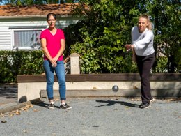 Camping Pas Cher vous présente avec son site Officiel campingpascher.fr, le Camping Les Mizottes classé 4 étoiles, situé sur la commune de Saint Michel En L'herm dans le département Vendée (Pays De La Loire) en France. Le camping Les Mizottes, vous présente un hébergement de type mobil-home de 32 m² pour 1 personne et télévision. Le camping Les Mizottes vous propose du sam. 04 avril au sam. 11 avril 2026 pour 7 nuits à 139€. Cette location propose 120 dates différentes pour réserver votre séjour. Découvrez également les 12 autres gammes d'hébergements du camping. Les Avis clients pour le Camping Les Mizottes sont excellents avec une note moyenne de 8 sur 10. Piscine couverte, Piscine extérieure, Animations familiales, Club enfants, Aire de jeux enfants, Baby-foot, Parcours sportif, Ping-pong, Piscine, Pétanque, Terrain multisports, Bar, Boulangerie, Bureau de tabac, Dépôt de pain, Restaurant, Supermarché, Épicerie,... En savoir plus : cliquez-ICI.