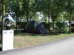 Camping Pas Cher vous présente avec son site Officiel campingpascher.fr, le Camping Les Mizottes classé 4 étoiles, situé sur la commune de Saint Michel En L'herm dans le département Vendée (Pays De La Loire) en France. Le camping Les Mizottes, vous présente un hébergement de type hébergement insolite de 20 m². Le camping Les Mizottes vous propose du sam. 04 avril au sam. 11 avril 2026 pour 7 nuits à 119€. Cette location propose 176 dates différentes pour réserver votre séjour. Découvrez également les 12 autres gammes d'hébergements du camping. Les Avis clients pour le Camping Les Mizottes sont excellents avec une note moyenne de 8 sur 10. Piscine couverte, Piscine extérieure, Animations familiales, Club enfants, Aire de jeux enfants, Baby-foot, Parcours sportif, Ping-pong, Piscine, Pétanque, Terrain multisports, Bar, Boulangerie, Bureau de tabac, Dépôt de pain, Restaurant, Supermarché, Épicerie,... En savoir plus : cliquez-ICI.