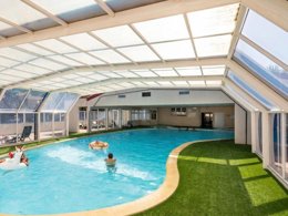 Camping Pas Cher vous présente avec son site Officiel campingpascher.fr, le Camping Le Grand Pré classé 2 étoiles, situé sur la commune de La Tranche Sur Mer dans le département Vendée (Pays De La Loire) en France. Le camping Le Grand Pré vous propose un hébergement de type mobil-home pour 2 personnes (télévision). L'établissement vous propose 6 autres types d'hébergements. Découvrez tous nos séjours à petits prix dans la commune et aux alentours de La Tranche Sur Mer du département : Vendée (Pays De La Loire). Les Avis clients pour le Camping Le Grand Pré sont excellents avec une note moyenne de 8 sur 10. Piscine chauffée, Piscine couverte, Canoë-kayak, Centre équestre, Cyclisme, Paddle, Pétanque, Randonnée, kiteSurf, Snack/Bar,... En savoir plus : cliquez-ICI.